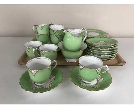 A quantity of New Chelsea Staffordshire china tea service 