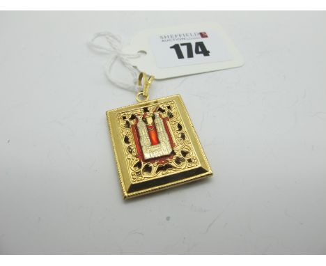 A Kaaba Pendant, highlighted in enamel (losses), stamped "750" (6.5grams). 
