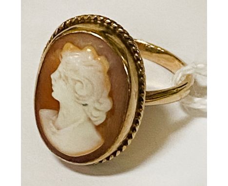 9CT GOLD CAMEO RING - APPROX 3.6G - SIZE K