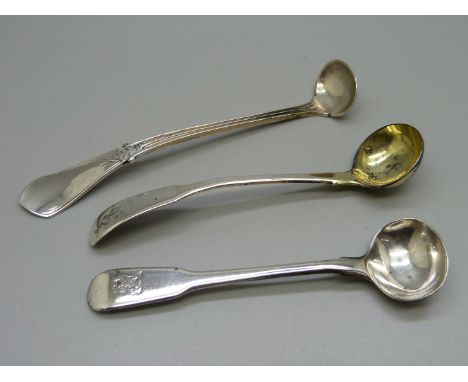 A small American sterling silver sauce ladle and two Georgian silver mustard spoons 