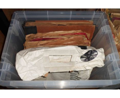 A crate containing a quantity of 78rpm dance band and light music records