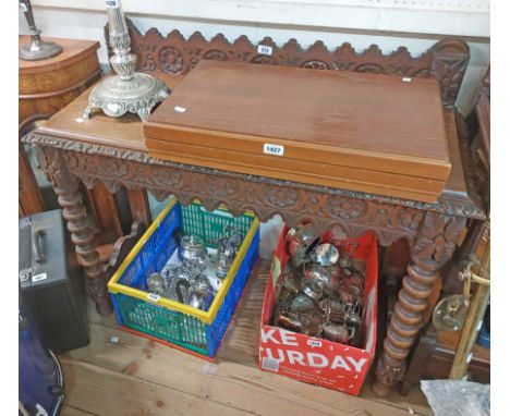 A 1.03m 19th Century carved oak hall table with decorative frieze, set on bobbin turned front supports - slight damage