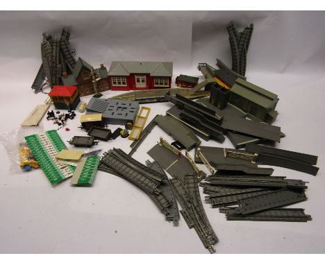 A collection of '00' gauge model railway item including buildings, wagons etc 