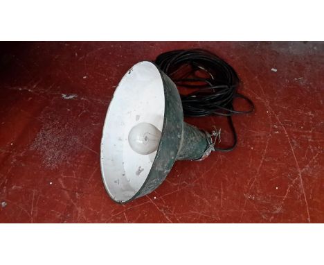Industrial light fitting 