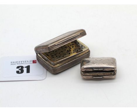 A Hallmarked Silver Vinaigrette, L&amp;Co, Birmingham 1823, of rectangular form with engine turned decoration, gilt lined wit