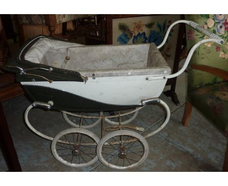 Silver Cross coach built dolls pram
