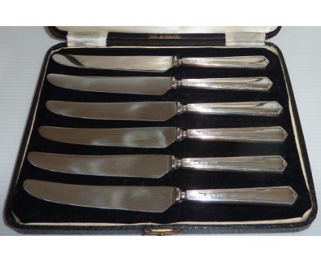 Cased set of six Sheffield silver hallmarked handled knives 