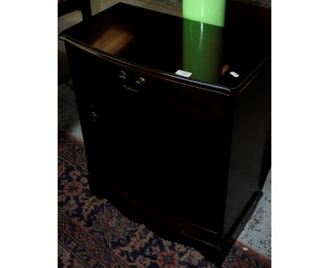 Mahogany side cabinet with single drawer above single shelf 