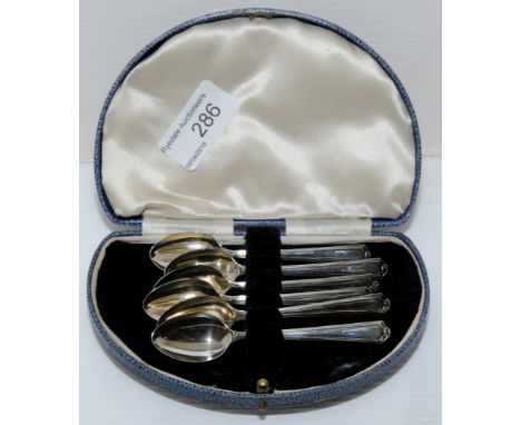 Cased set of six Sheffield silver hallmarked teaspoons 