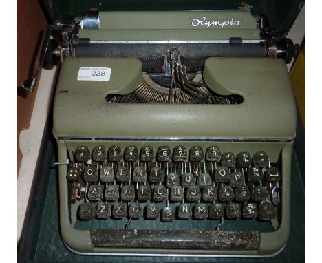 Olympia cased typewriter 
