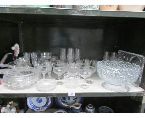 A mixed lot of glassware, one shelf.