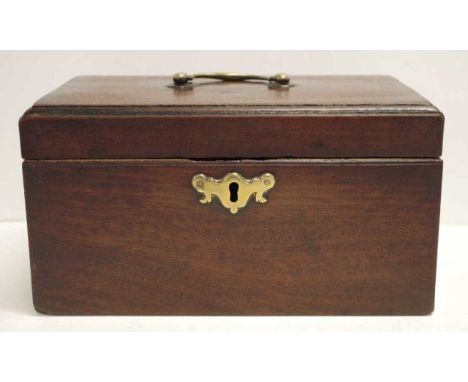Mid Georgian mahogany and oak tea caddy with loop handle to lid, 23cm wide, 13cm deep, 12.5cm high approx