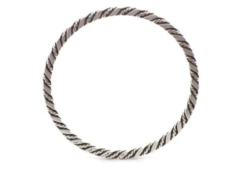 Georg Jensen Sterling silver #17B bangle marked Post 1945 17b Denmark 925. Approx band gauge 3.7mm x 4mm, inside diameter 62m