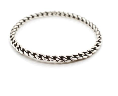 A heavy silver "chain" bangle marked 925. Approx gauge 4mm, weight 23 grams, inside width 62mm