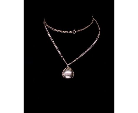 Sterling silver photo ball pendant on chain with accordion type hinged opening. Marked Taxco Raphael Mexico 925, 925 Italy to