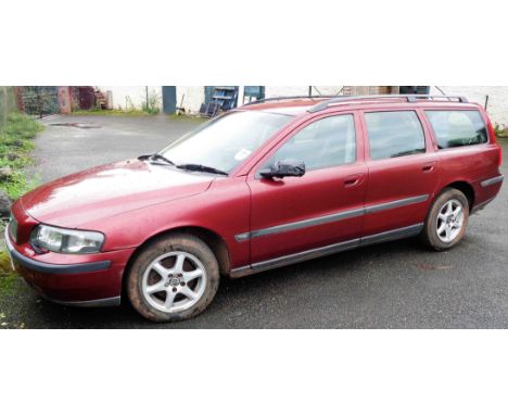 A 2004 Volvo V70 D5 SE Automatic Estate car with 2.5 litre diesel engine and burgundy finish - A054 AZR - recorded mileage 17