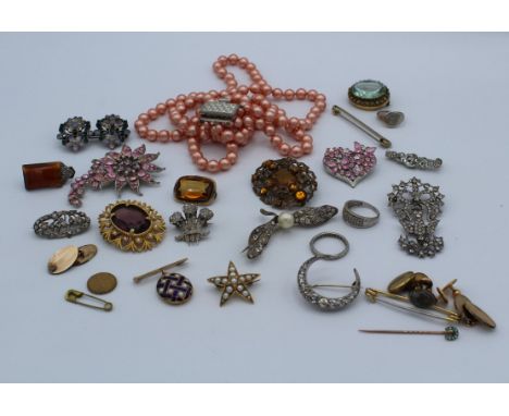 A pair of 18ct gold collar studs, together with a small collection of Edwardian and other paste set jewellery, a 9ct gold and