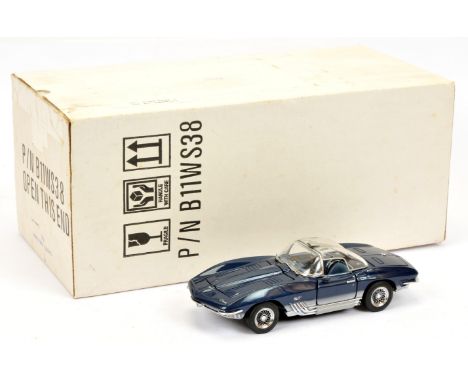 Franklin Mint B11WS38 1/24th scale 1965 Corvette Mako Shark with FM Certificate of Authenticity - Near Mint to Mint in genera