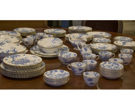 DINNER SERVICE, Royal Worcester English fine bone china blue dragon twelve place setting, seven piece including tureen. (hund
