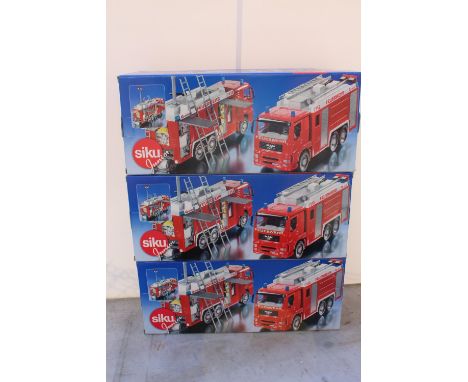 THREE SIKU JUNIOR 1:20 SCALE PLASTIC MODEL AUXILLARY FIRE TENDERS