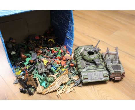 Quantity of plastic soldiers and army vehicles 