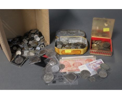 Box of vintage world coins, banknotes etc 