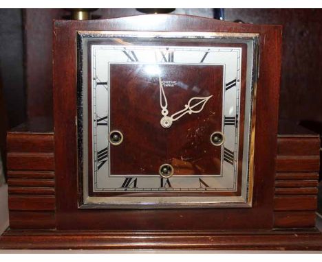 LOT OF COLLECTABLES INCLUDING SMITHS MANTEL CLOCK
including decorative coloured glassware, brass candlesticks (qty)
