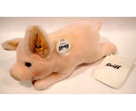 Boxed Steiff Sissi pink pig. L: 20 cm. P&amp;P Group 2 (£18+VAT for the first lot and £2+VAT for subsequent lots) 
