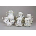 Meissen, Kaffeeservice, 19./20. Jh., Streublumen mit Goldrand, 39 Teile