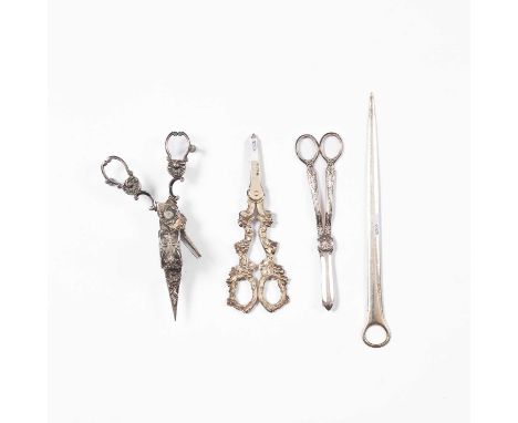 A pair of Edwardian cast silver grape scissors, William Hutton &amp; Sons Ltd., London 1906, the handles moulded as fruiting 