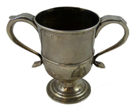 A George III silver provincial two handled cup, by Langlands & Robertson, Newcastle 1785 with rare incuse Kings Head duty mar