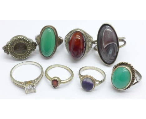 A silver and Blue John ring and seven other rings, one a/f 