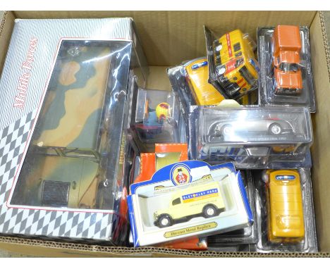 A Maisto Mobile Forces 1:18 scale Hummer and other mixed die-cast model vehicles, all boxed 