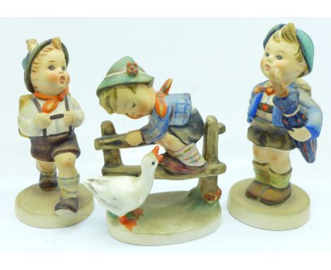 Three Goebel figures, one a/f 