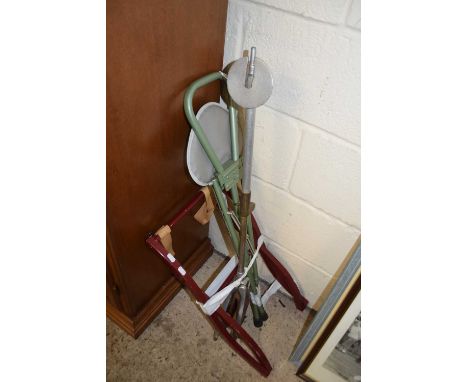 Mixed Lot: Shooting stick and folding stools