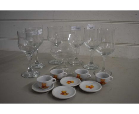 Mixed Lot: Drinking glasses and miniature cups and saucers