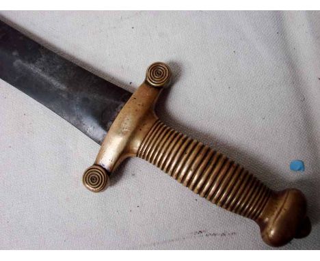 A French Gladius pattern Short Sword, model 1831, 48cm ricasso blade, cross guard stamped 1071, ribbed brass grip, no scabbar