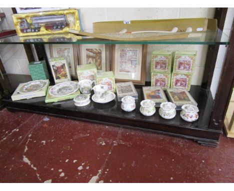 Shelf of Royal Doulton - Brambly Hedge to include boxed examples