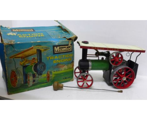 A Mamod TE1A Traction Engine, boxed 