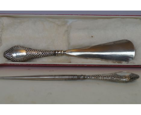 Silver handle show horn &amp; button hook