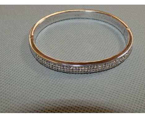 Silver bangle set with Swarovski crystal 