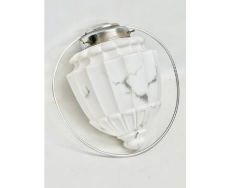 A vintage ceiling light fitting. 27x30cm 