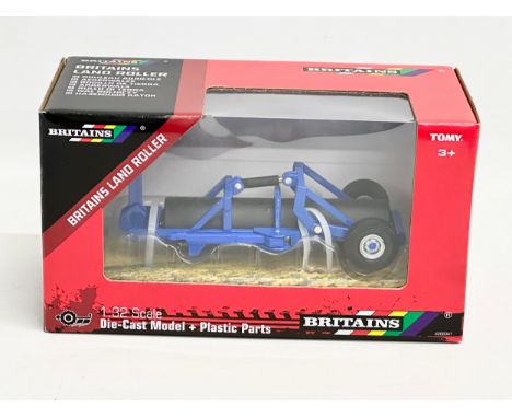 A new Britains Land Roller with box. 20x10x11cm 