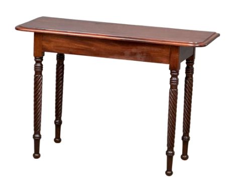 A Regency mahogany console table/side table on reeded legs. Circa 1810. 107x41.5x74cm 