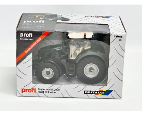 A new Britains Profi Sondermodell 2020 Fendt 824 Vario tractor in box. 22x13x14.5cm 