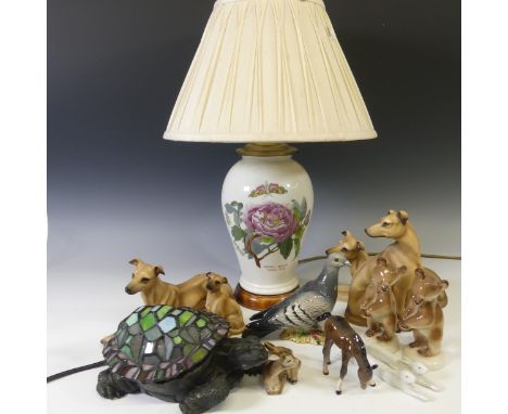 A Tiffany style Tortoise Table Lamp, W 25cm x D 17cm x H 11cm, together with four HK German pottery Lurchers, Royal Doulton H