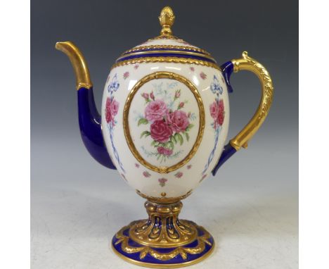 A Franklin Mint House of Fabergé Imperial Teapot, stencilled and gilt decoration, with certificate of authenticity, H 23cm. 