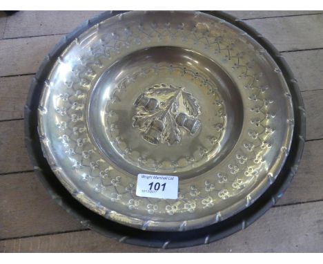 Six vintage brass wall plates each having relief decoration to include thistles 