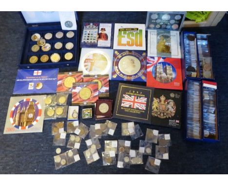 Large collection of mixed coins, to include a 1951 festival of Britain boxed crown,11 sets of uncirculated coins, 4 x £2 coin