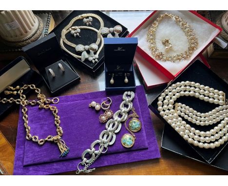 A collection of quality costume jewellery by Ciro, Franklin Mint, Danbury Mint, Swarovski, Wedgewood and others(10).